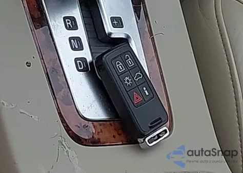 2008 Volvo V70 3.2 из США, поврежденный, VIN YV1BW982381042048